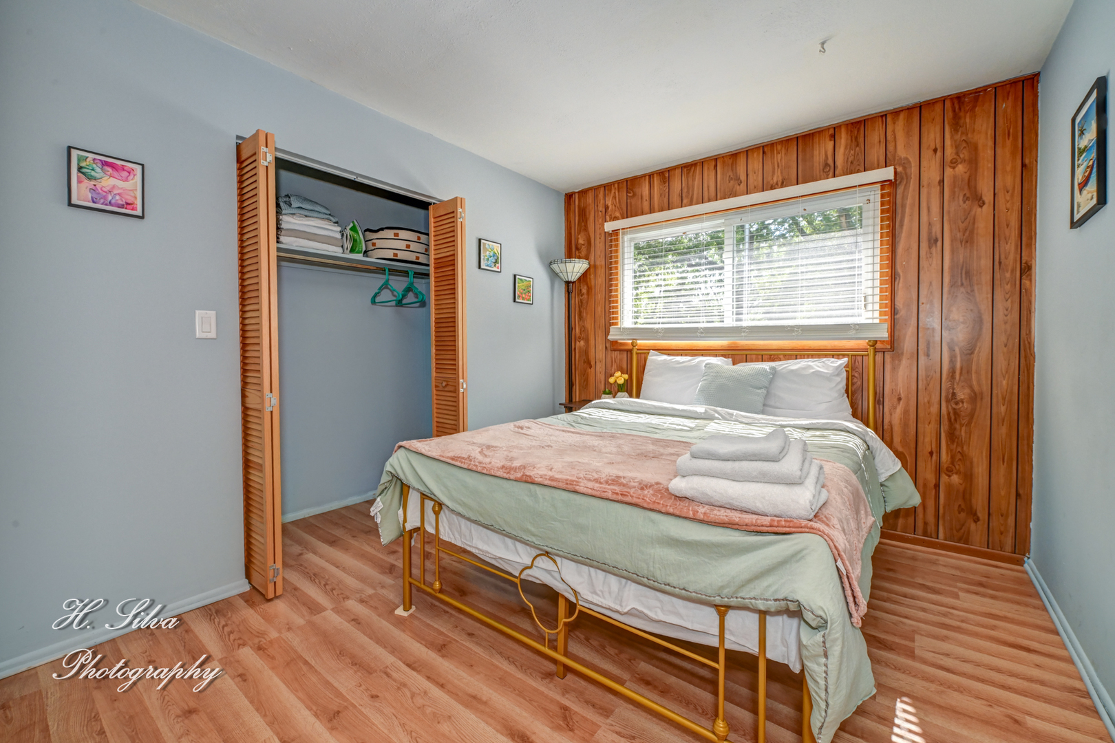 117 Marryat Place Streamwood, IL 60107 - Photo 10 of 15 a bedroom with a bed and a window