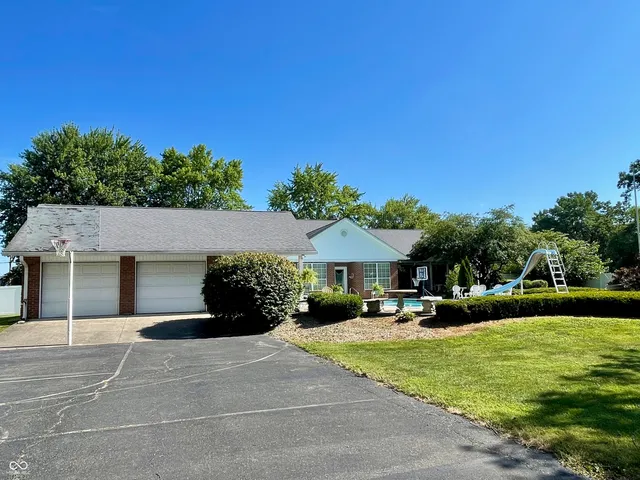 $425,000 | 800 Walton Drive, Plainfield, IN 46168
