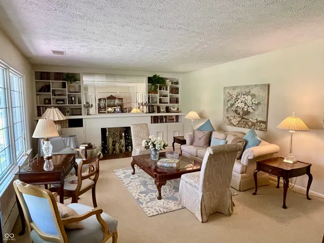 $425,000 | 800 Walton Drive, Plainfield, IN 46168