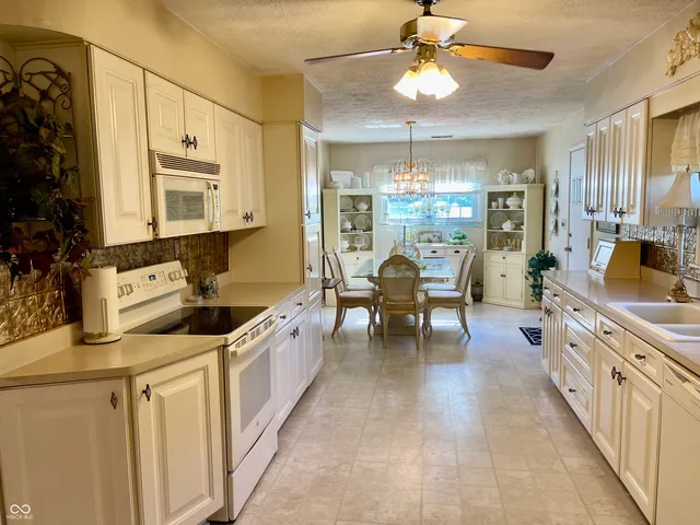 $425,000 | 800 Walton Drive, Plainfield, IN 46168