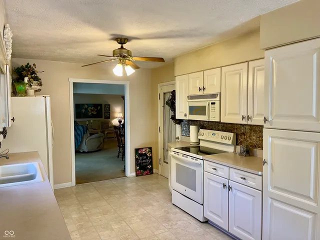 $425,000 | 800 Walton Drive, Plainfield, IN 46168