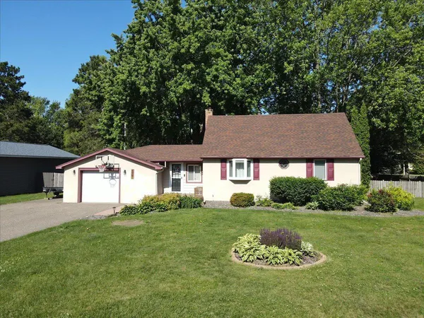 $385,000 | 6981 Sunrise Drive, Lino Lakes, MN 55014