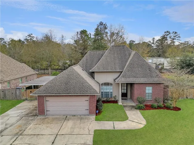 $330,000 | 308 Nelson Landing Drive, Pearl River, LA 70452