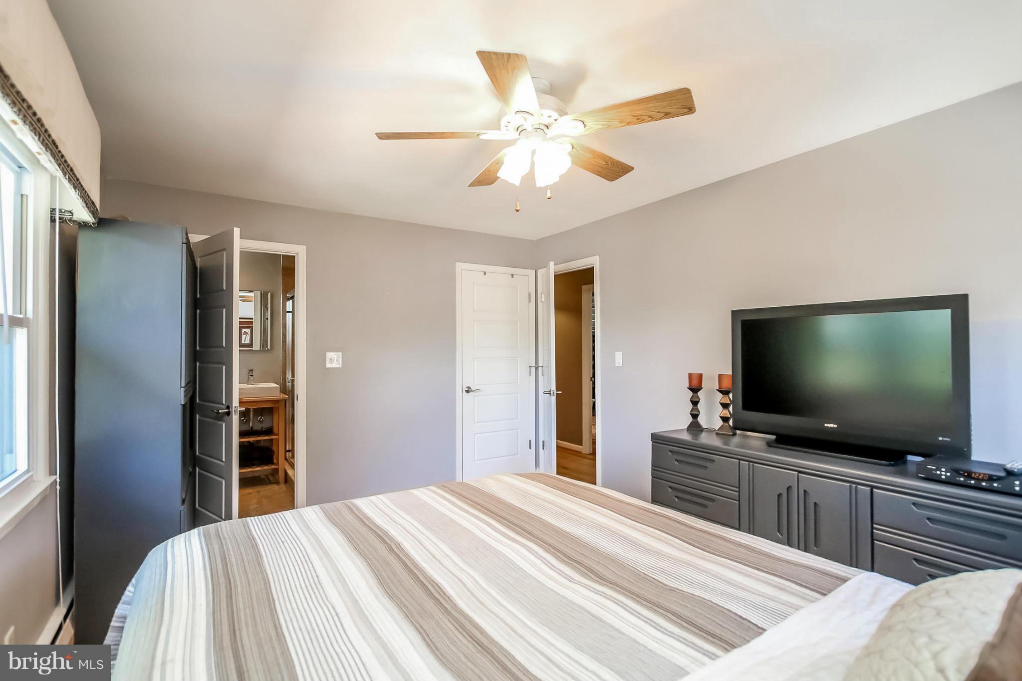 802 Seaword Road Baltimore, MD 21286 - Photo 19 of 28 Bedroom (Master)
