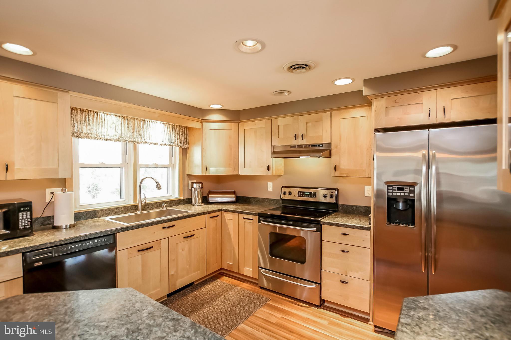 802 Seaword Road Baltimore, MD 21286 - Photo 9 of 28 Kitchen