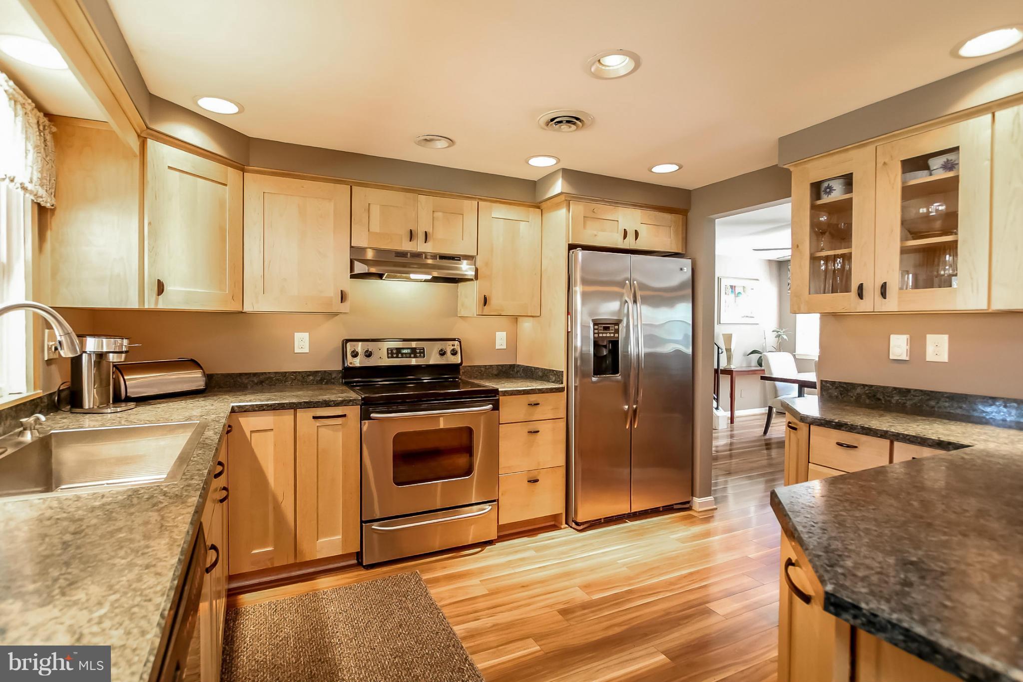 802 Seaword Road Baltimore, MD 21286 - Photo 10 of 28 Kitchen