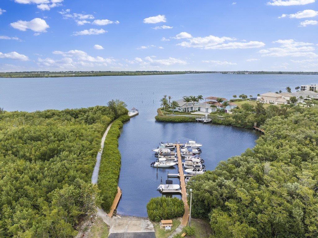 9612 Riverside Drive, Unit 302 Sebastian, FL 32958 - Photo 21 of 28 Gallery Image 21