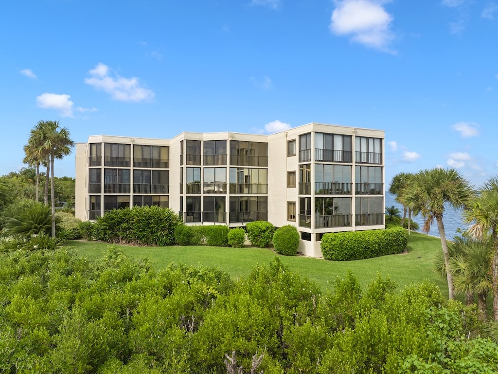 9612 Riverside Drive, Unit 302 Sebastian, FL 32958 - Photo 24 of 28 Gallery Image 24