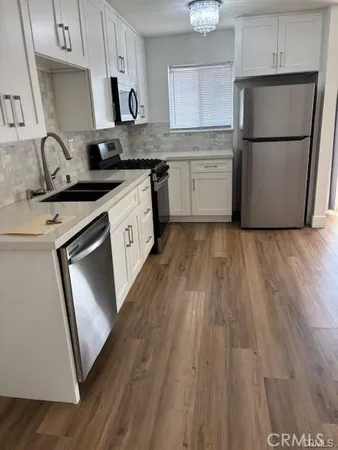 $2,450 | 18530 Hatteras Street, Unit 326, Tarzana, CA 91356
