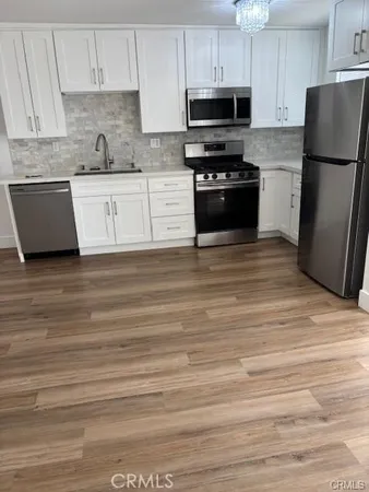 $2,450 | 18530 Hatteras Street, Unit 326, Tarzana, CA 91356