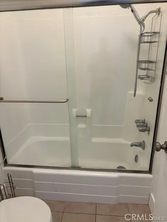 $2,450 | 18530 Hatteras Street, Unit 326, Tarzana, CA 91356