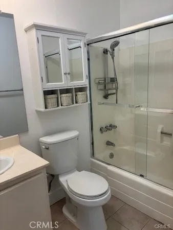 $2,450 | 18530 Hatteras Street, Unit 326, Tarzana, CA 91356