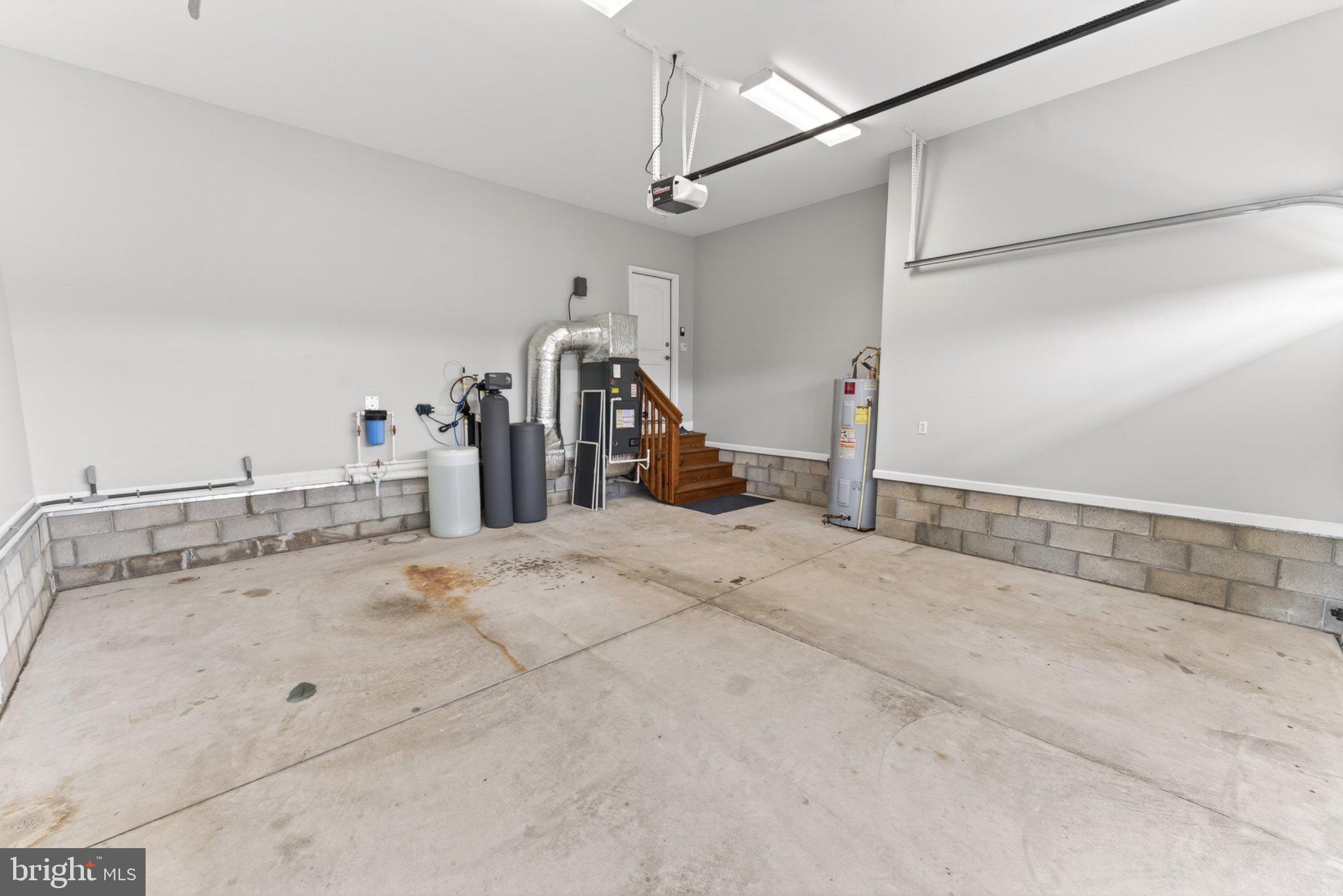 34029 Peppers Corner Road Millville, DE 19967 - Photo 21 of 101 Spacious garage with modern utilities.