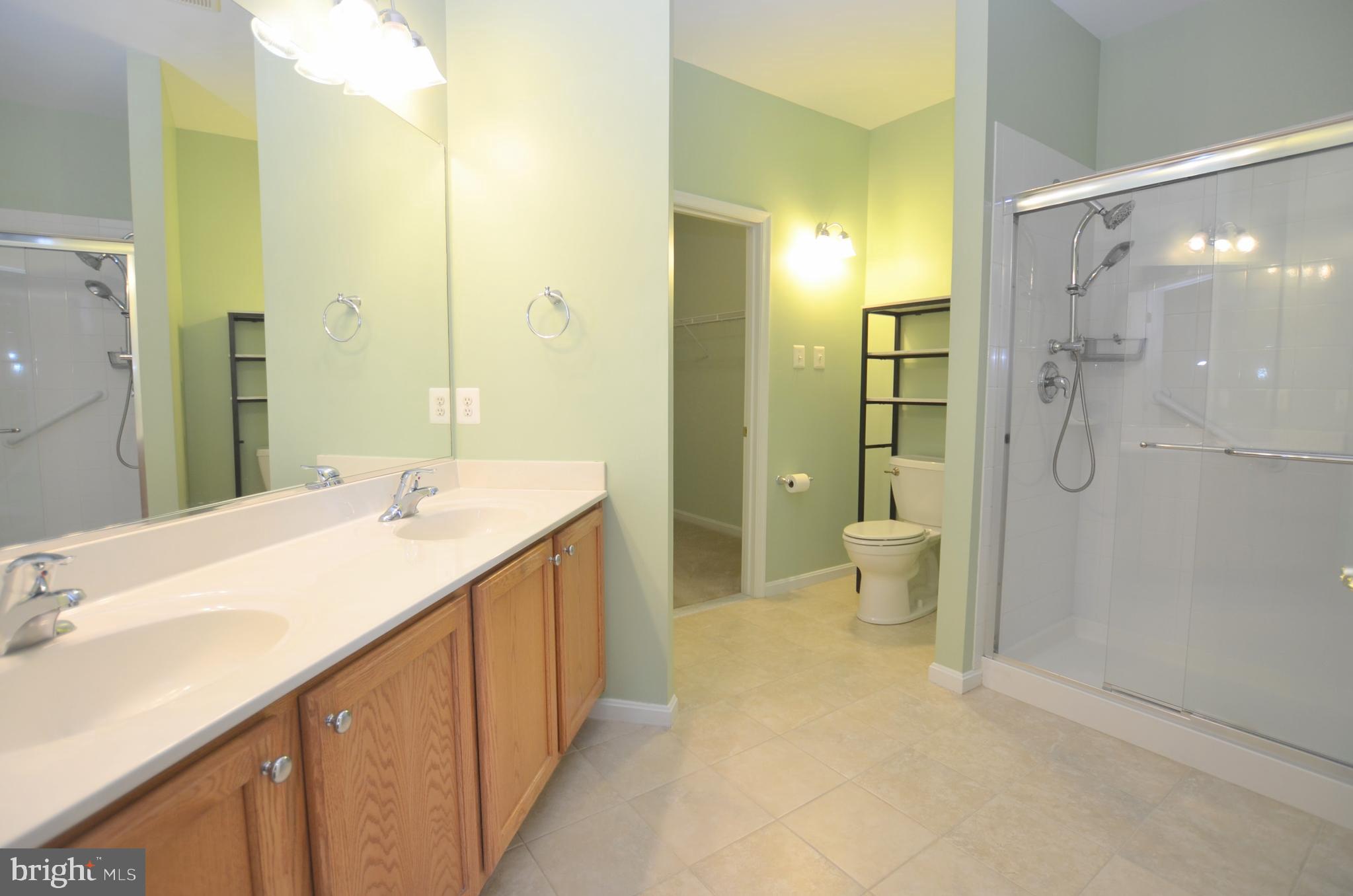 341 Pierce Run Newark, DE 19702 - Photo 14 of 40 Primary En Suite