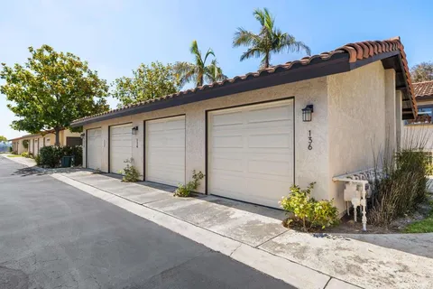 $895,000 | 136 South Jayton Lane, Encinitas, CA 92024