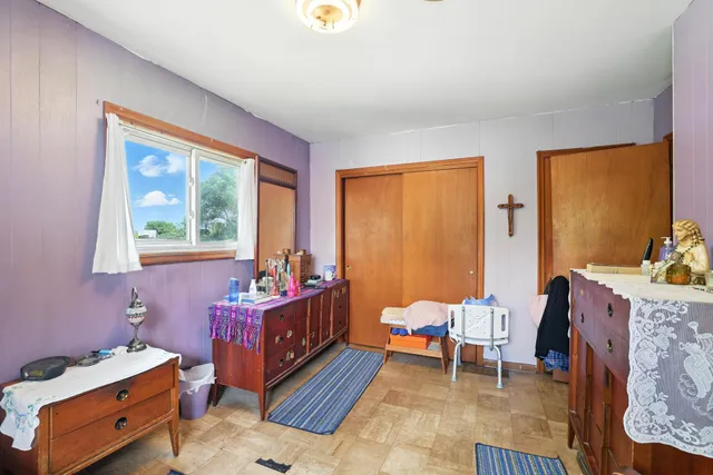 $225,000 | 131 Delos Street West, St. Paul, MN 55107