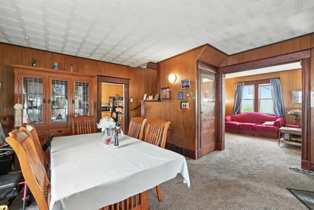 $225,000 | 131 Delos Street West, St. Paul, MN 55107