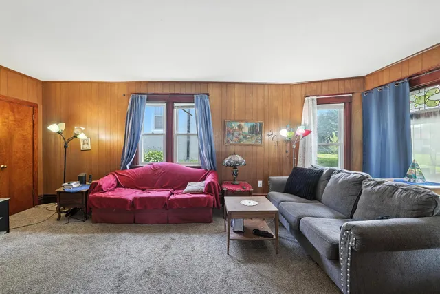 $225,000 | 131 Delos Street West, St. Paul, MN 55107