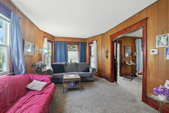 $225,000 | 131 Delos Street West, St. Paul, MN 55107