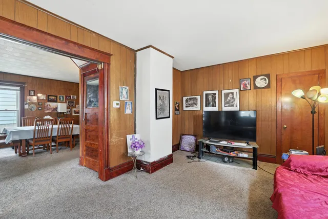 $225,000 | 131 Delos Street West, St. Paul, MN 55107