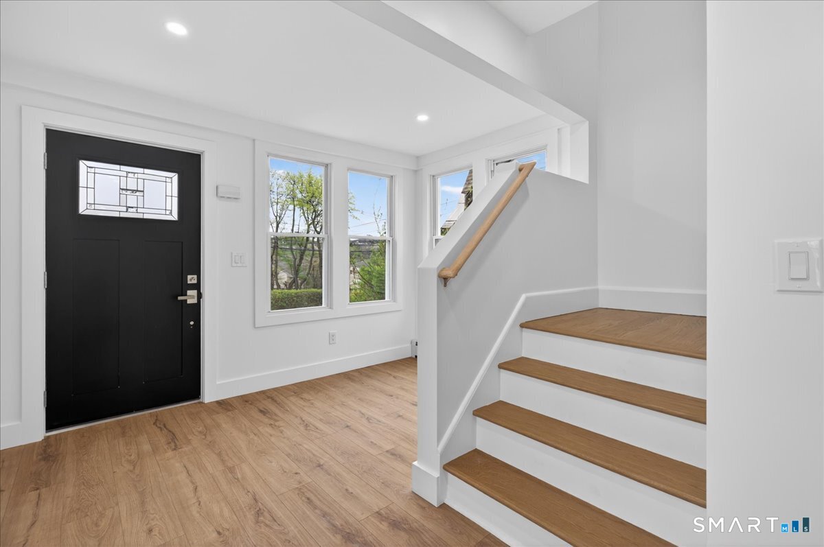 59 Southmayd Road Waterbury, CT 06705 - Photo 3 of 22