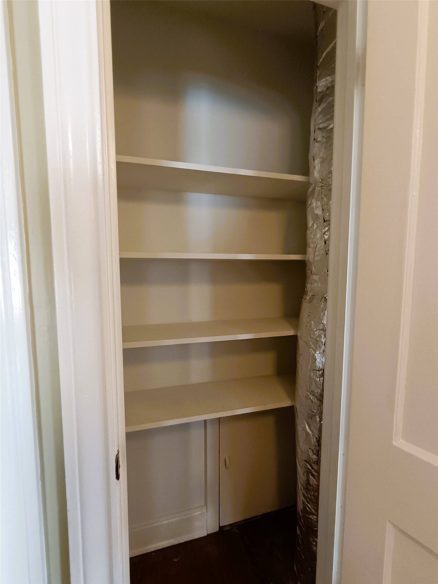 6906 Van Etten Street Houston, TX 77021 - Photo 16 of 30 Additional Closet Space Just to the Left of the Office (located in Game Room)