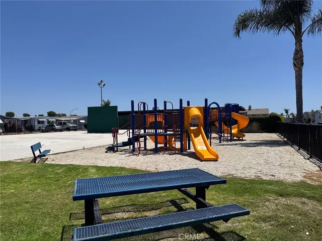 $129,000 | 9080 Bloomfield Avenue, Unit 209, Lakewood, CA 90630