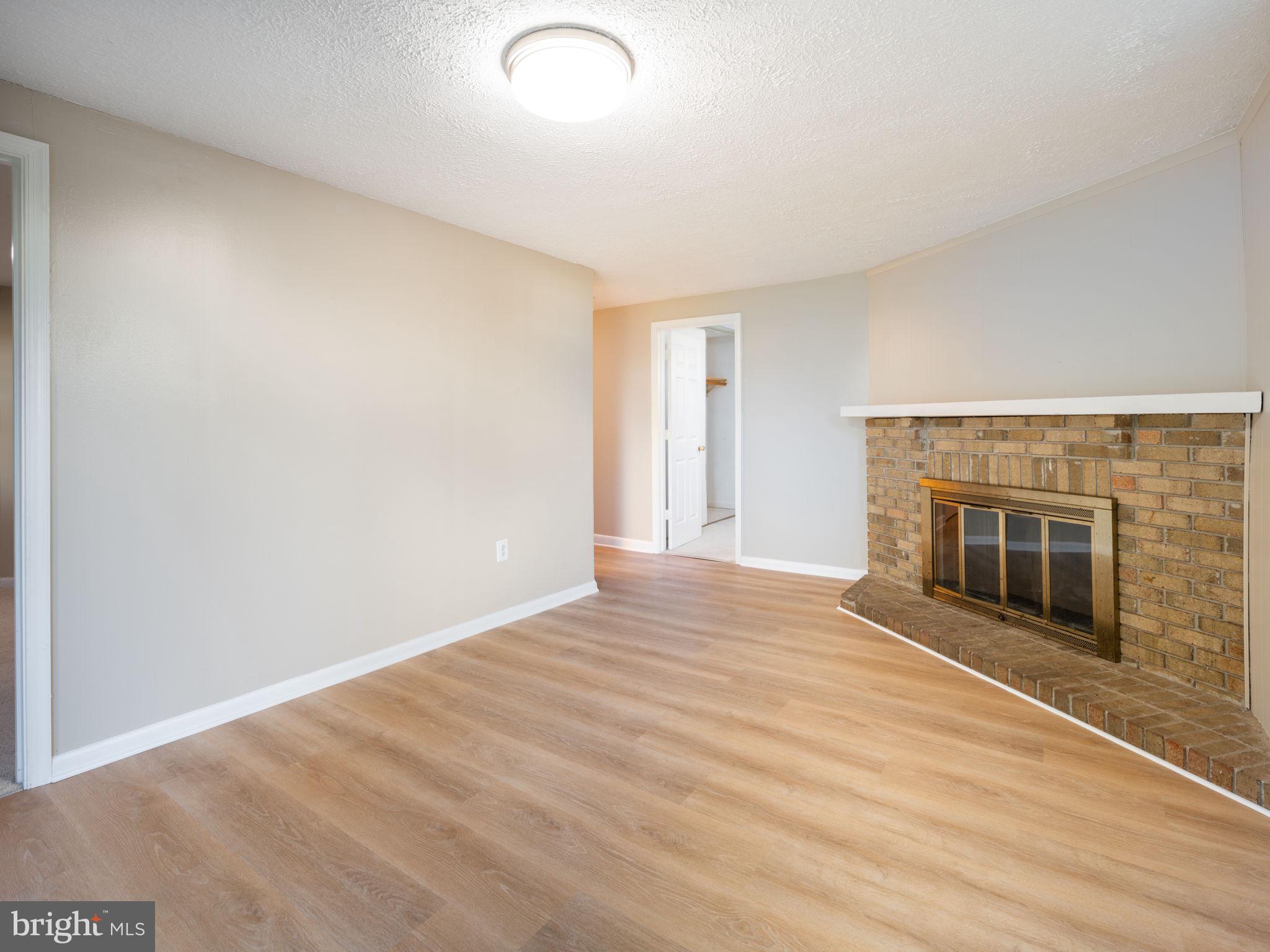 9526 Burning Branch Road Burke, VA 22015 - Photo 17 of 26 Gallery Image 17