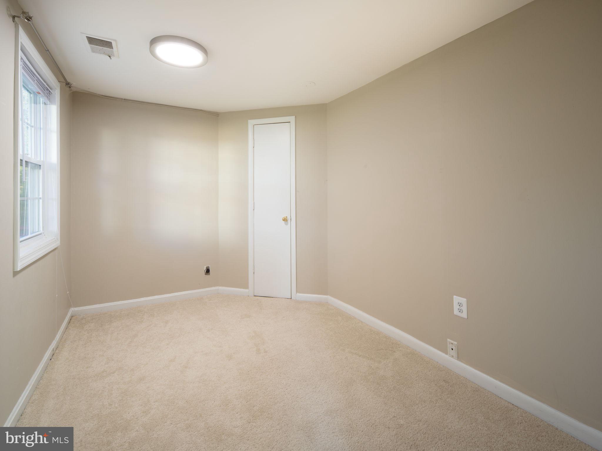 9526 Burning Branch Road Burke, VA 22015 - Photo 19 of 26 Gallery Image 19
