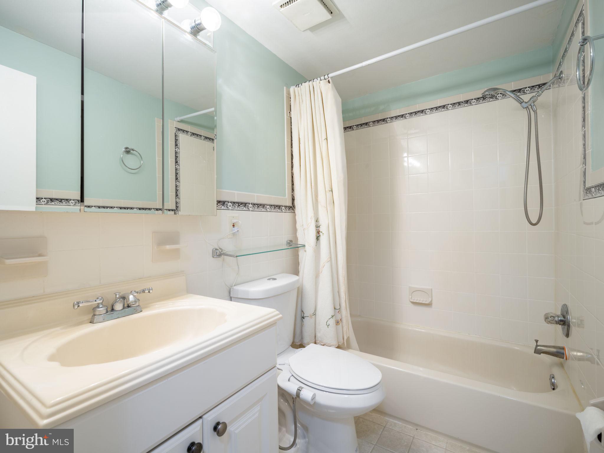 9526 Burning Branch Road Burke, VA 22015 - Photo 10 of 26 Gallery Image 10