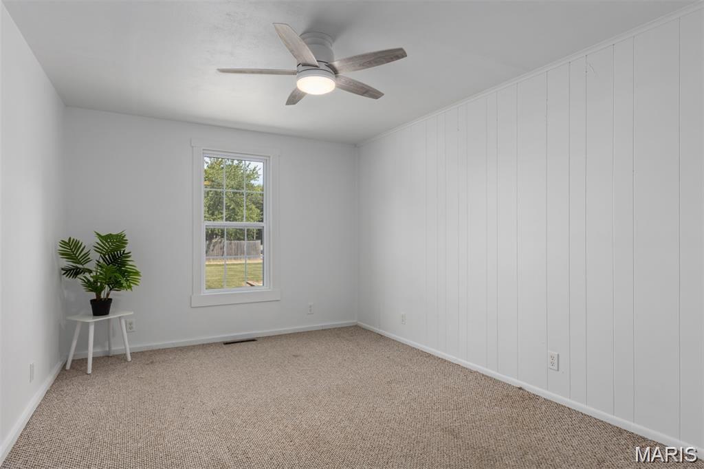 211 South Lake Street Mount Olive, IL 62069 - Photo 11 of 14