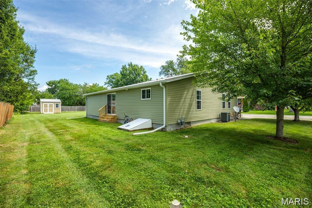 211 South Lake Street Mount Olive, IL 62069 - Photo 13 of 14