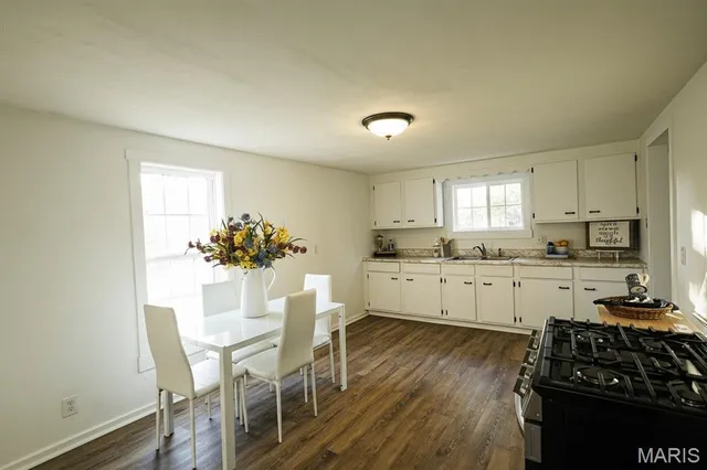 $165,000 | 211 South Lake Street, Mount Olive, IL 62069