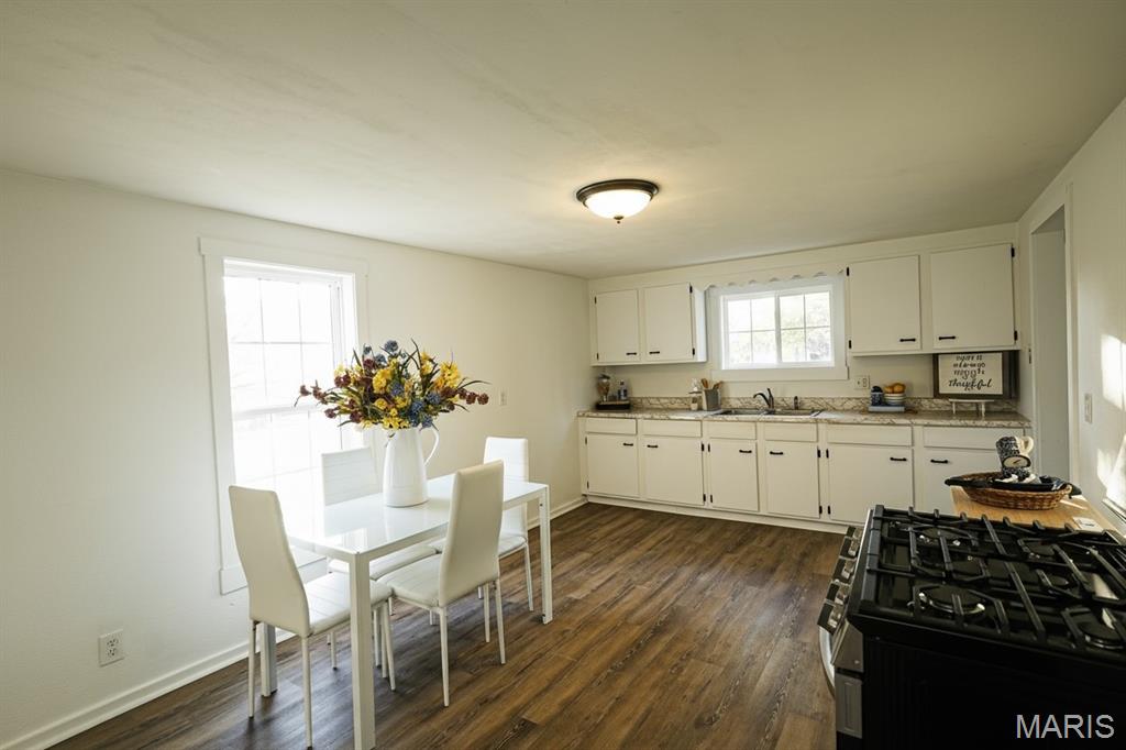 211 South Lake Street Mount Olive, IL 62069 - Photo 7 of 14