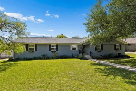 $415,000 | 13936 Charcoal Lane, Farmers Branch, TX 75234