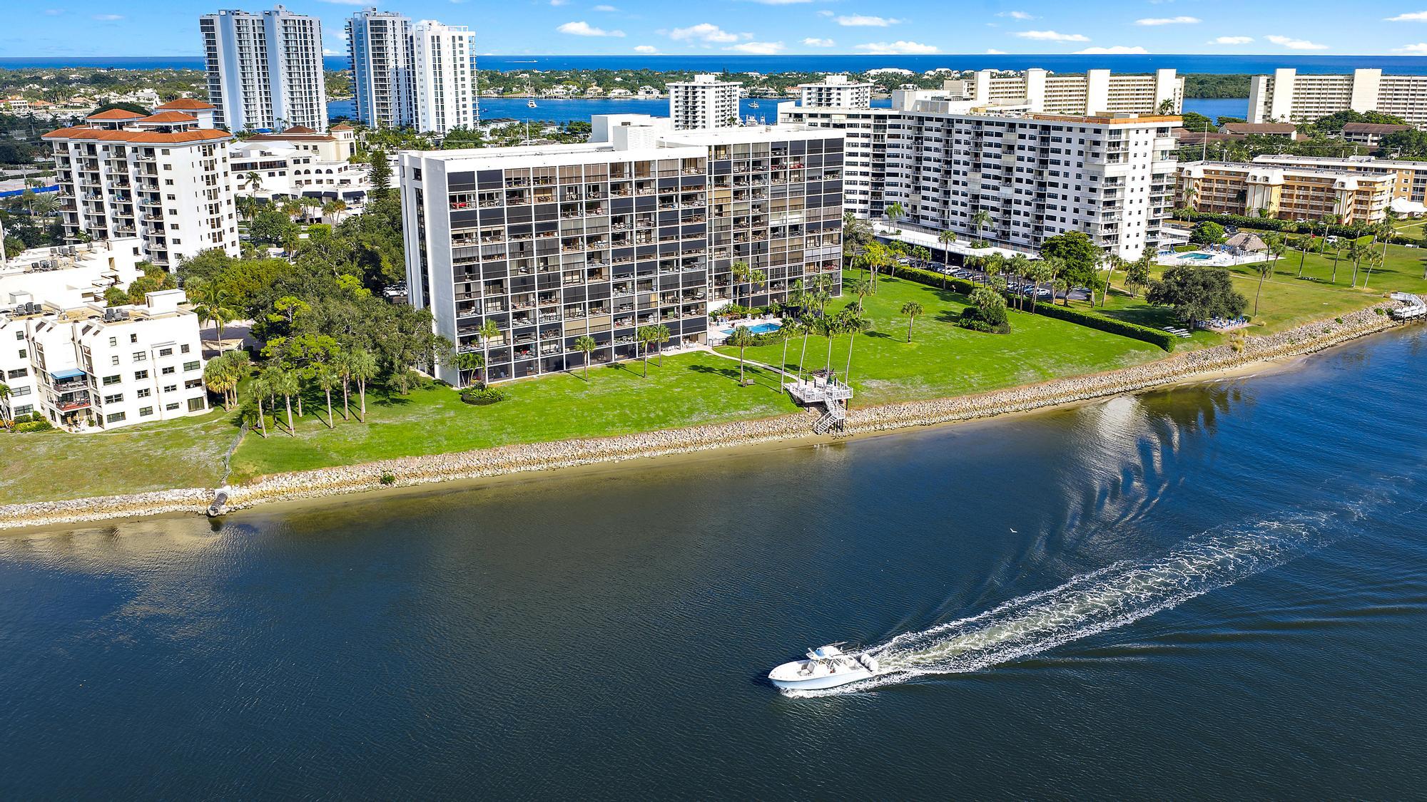 356 Golfview Road, Unit 805 North Palm Beach, FL 33408 - Photo 29 of 29 a view of a balcony with city view