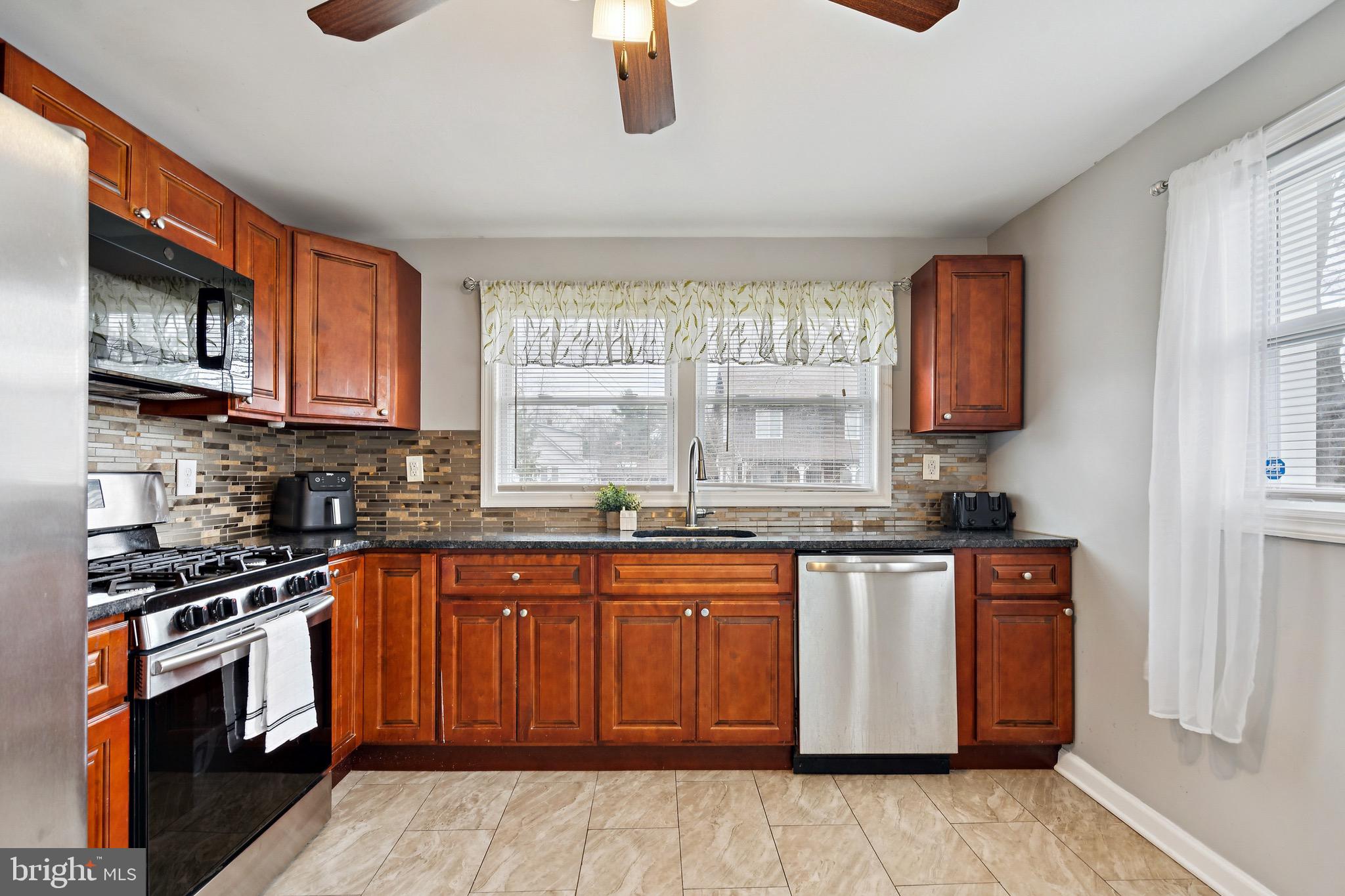 216 Almonesson Road Blackwood, NJ 08012 - Photo 6 of 19 Cherrywood cabinets