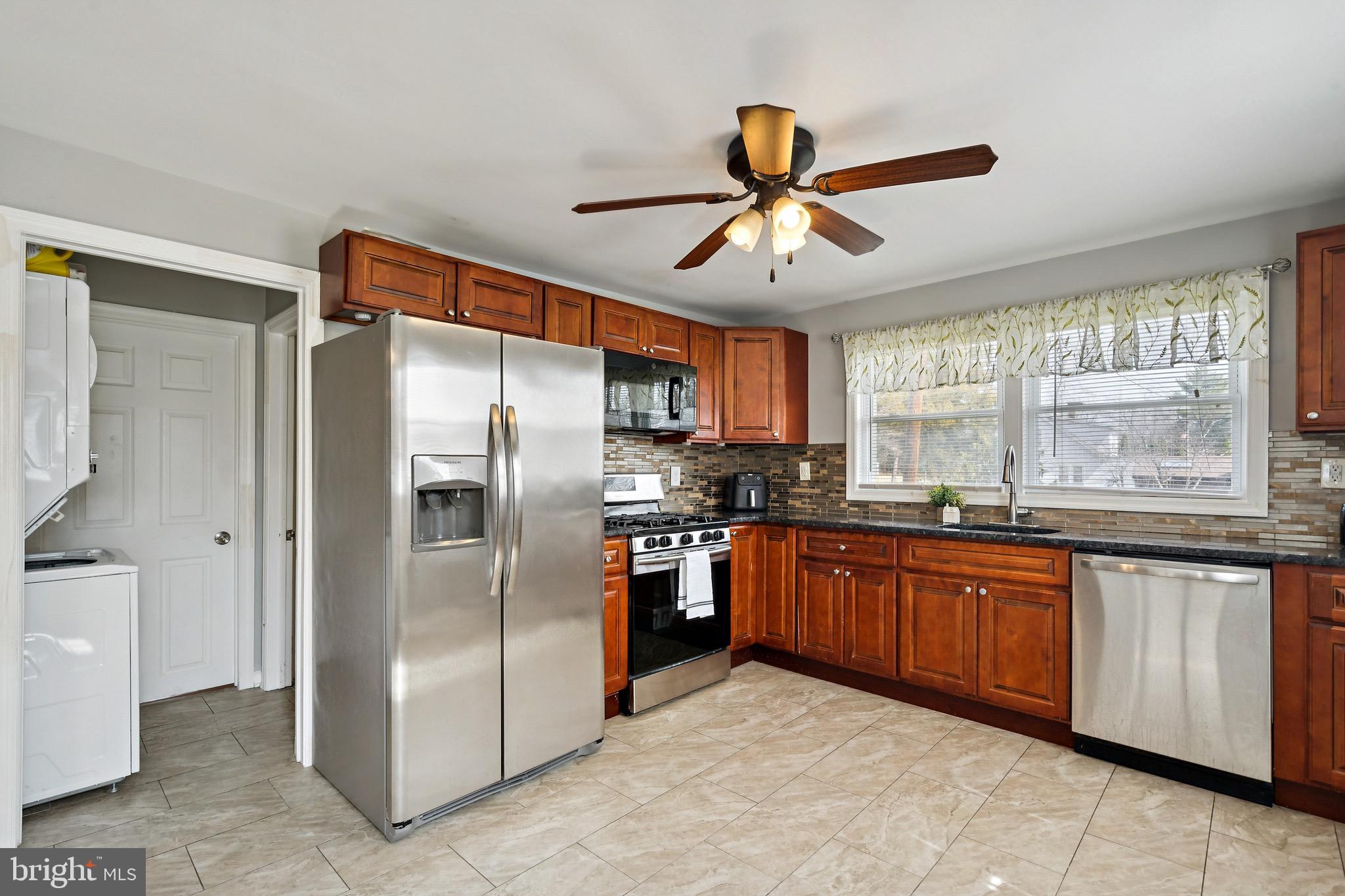 216 Almonesson Road Blackwood, NJ 08012 - Photo 7 of 19 Granite countertops