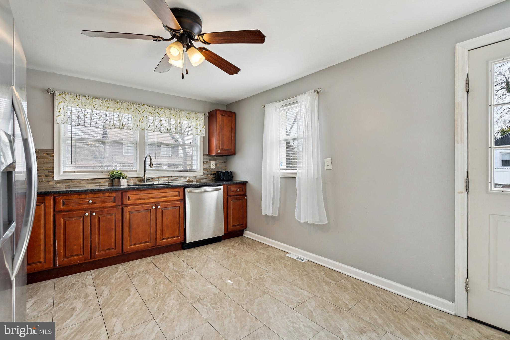 216 Almonesson Road Blackwood, NJ 08012 - Photo 8 of 19 Ceramic floors