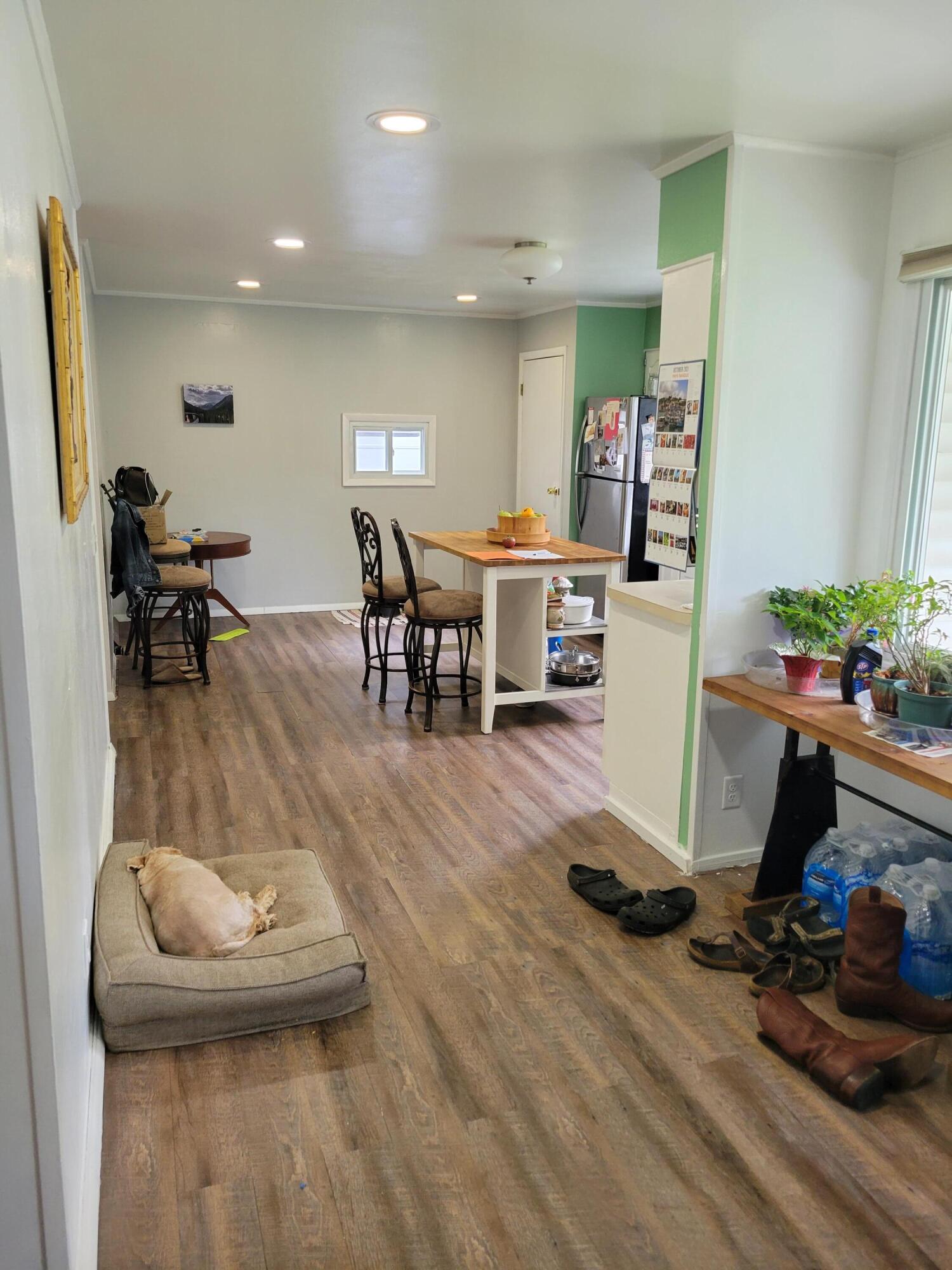 2832 Crestview Avenue Kalamazoo, MI 49006 - Photo 3 of 23 Open-Concept Living Room/Kitchen