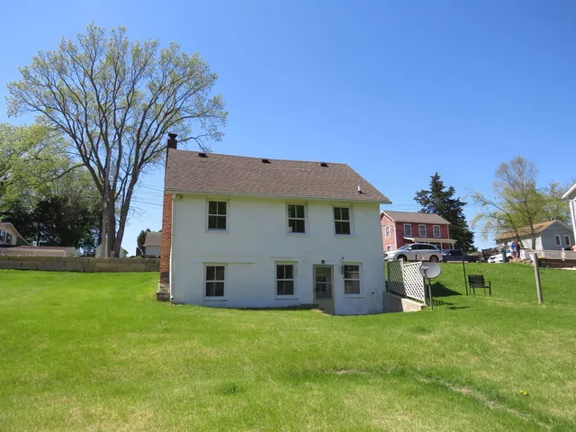 $99,000 | 236 South Hickory Street, Galena, IL 61036