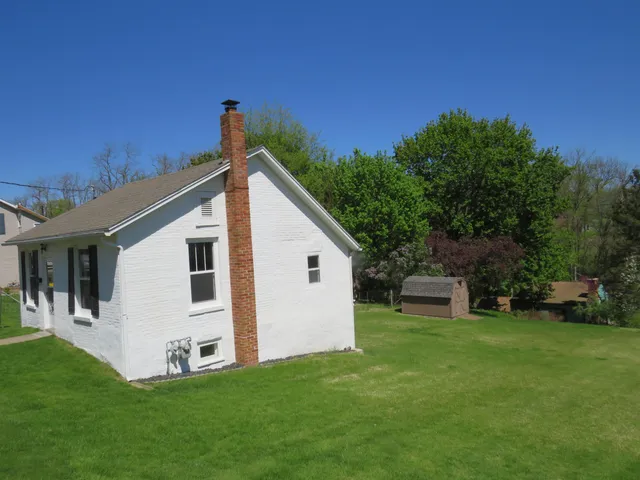 $99,000 | 236 South Hickory Street, Galena, IL 61036