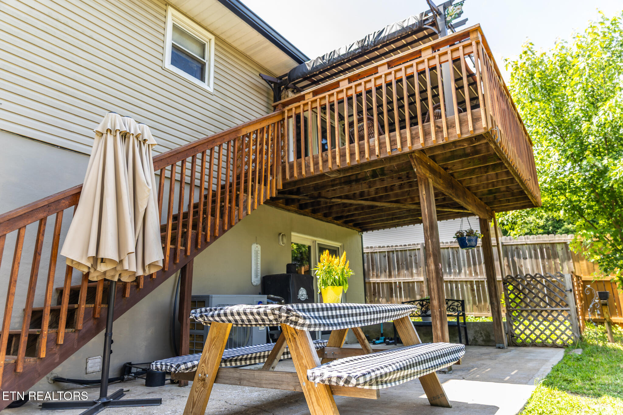 7732 Cranley Road Powell, TN 37849 - Photo 32 of 37 Back Deck