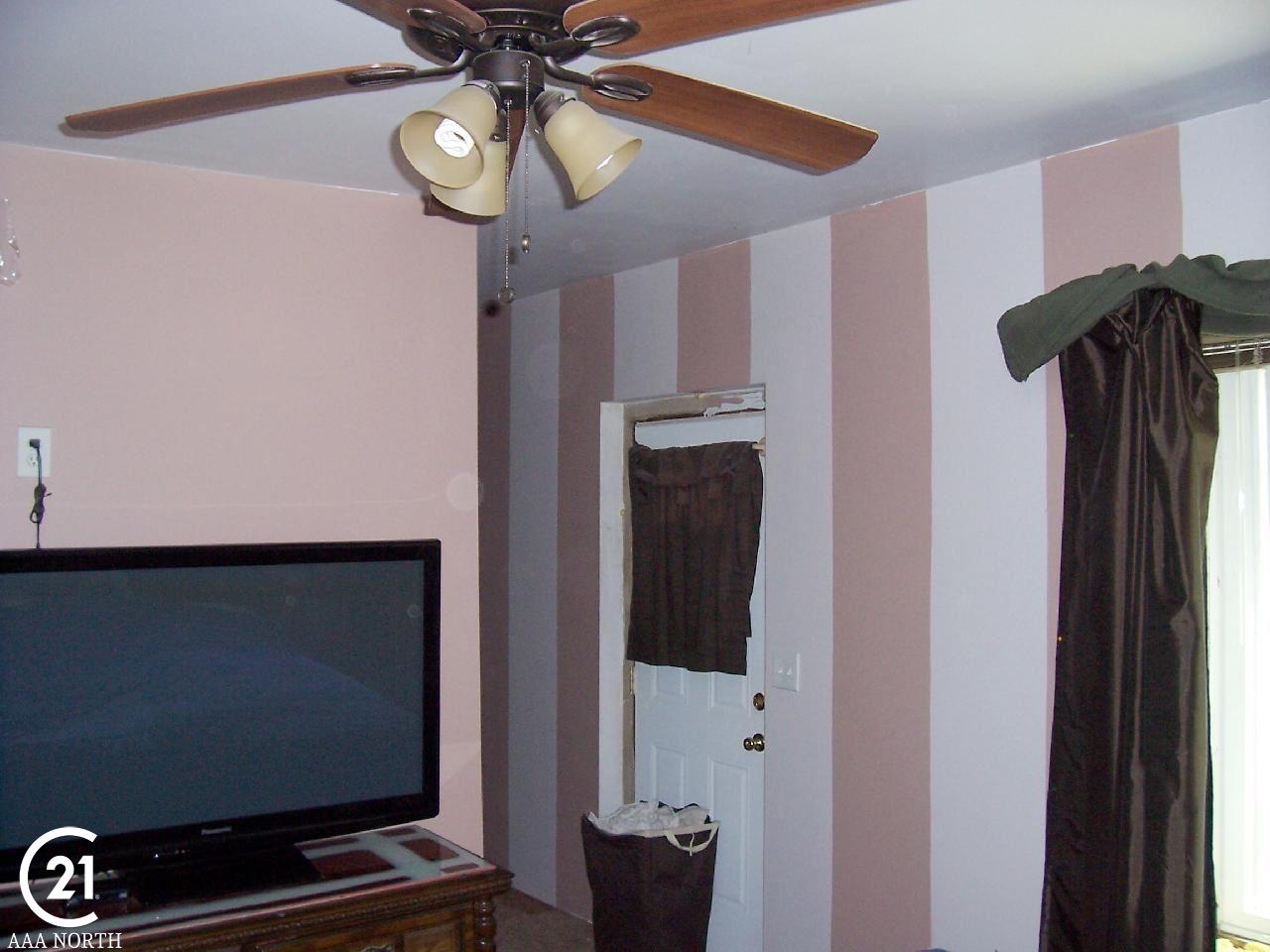12380 Bryce Road Emmett, MI 48022 - Photo 22 of 31 31310811-21.JPG