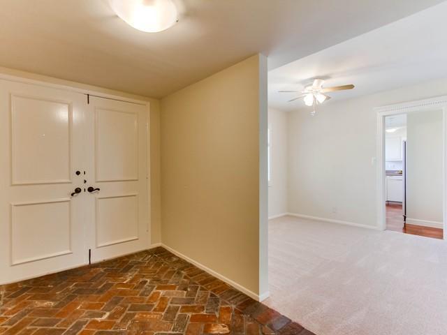 2352 Torrey Pines Road, Unit 7 La Jolla, CA 92037 - Photo 4 of 25 Front entry with separate Dining area facing towards ocean