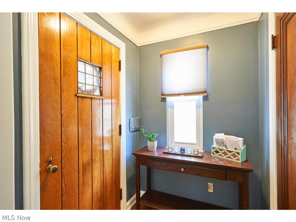 1620 Sheridan Road Cleveland, OH 44121 - Photo 3 of 25 Gallery Image 3