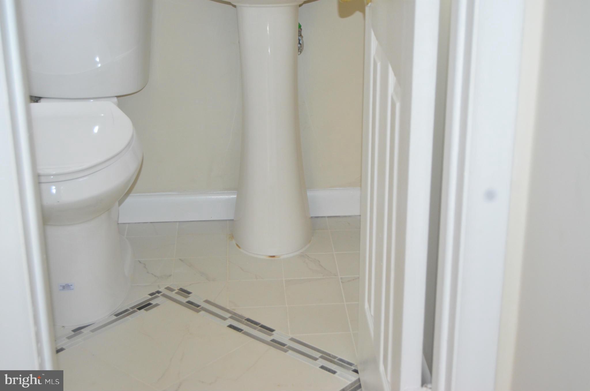 408 Greer Avenue Silver Spring, MD 20901 - Photo 23 of 29 Bath (Master)