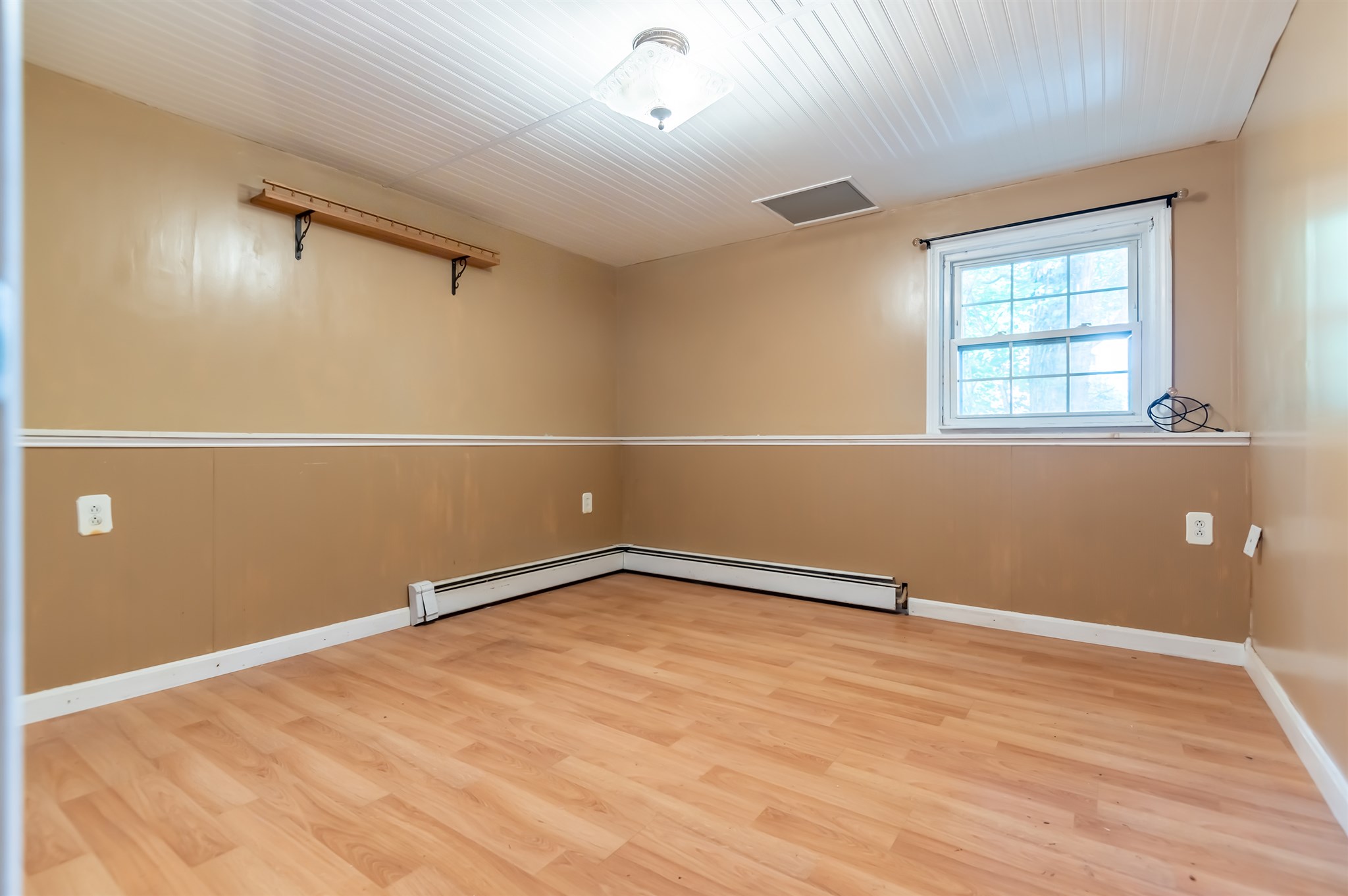 16 Westgate Road Derry, NH 03038 - Photo 17 of 26