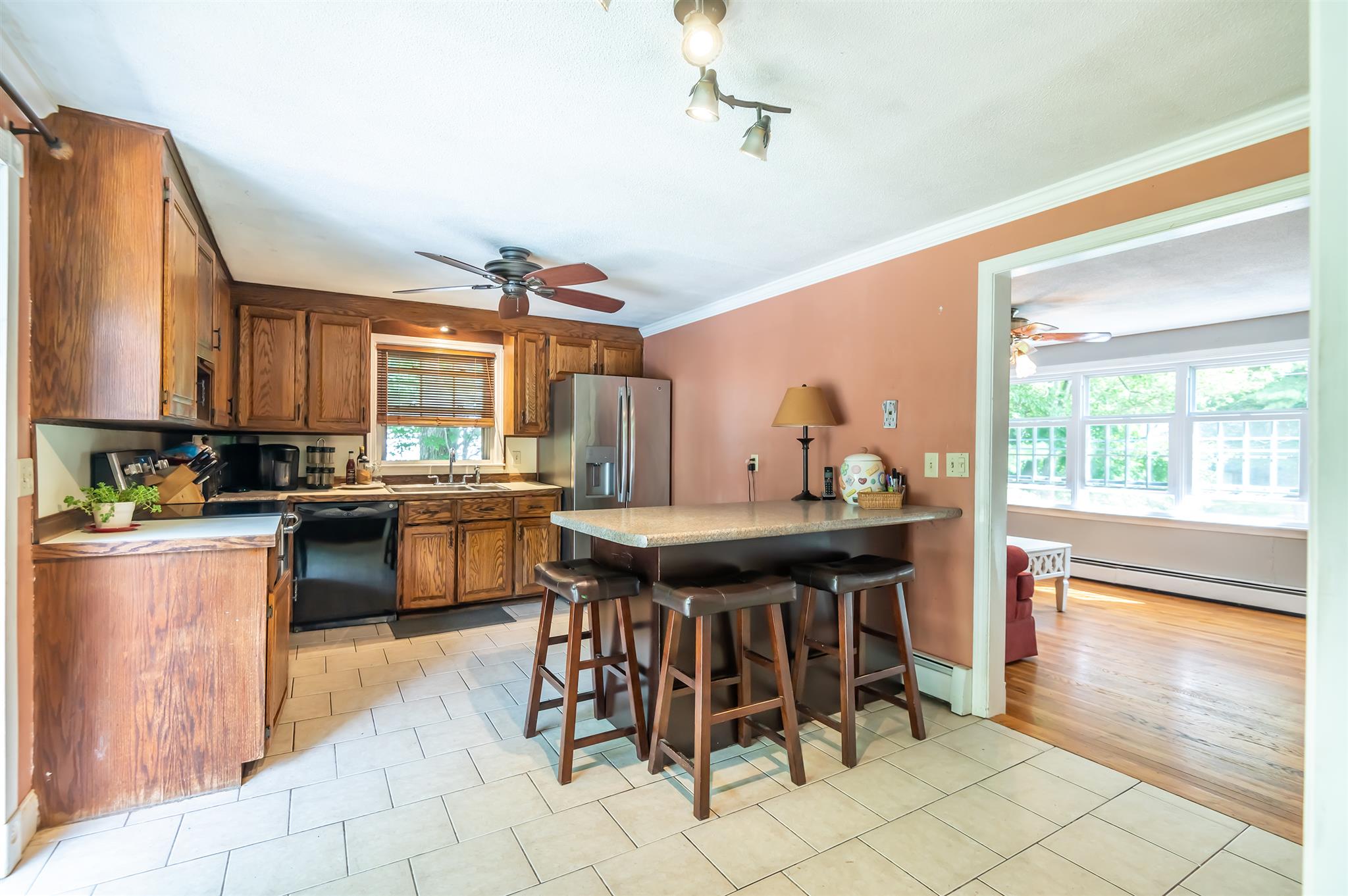 16 Westgate Road Derry, NH 03038 - Photo 3 of 26