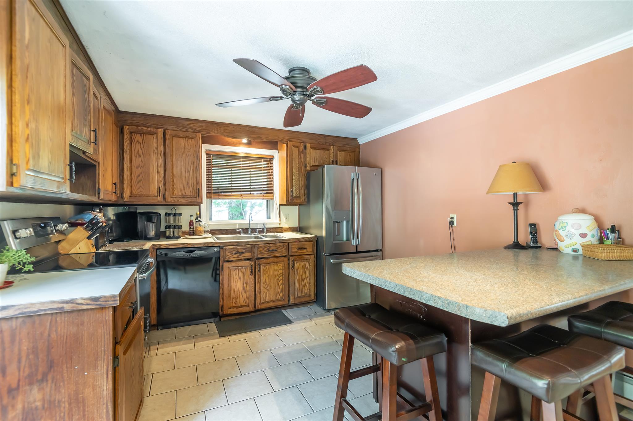 16 Westgate Road Derry, NH 03038 - Photo 4 of 26